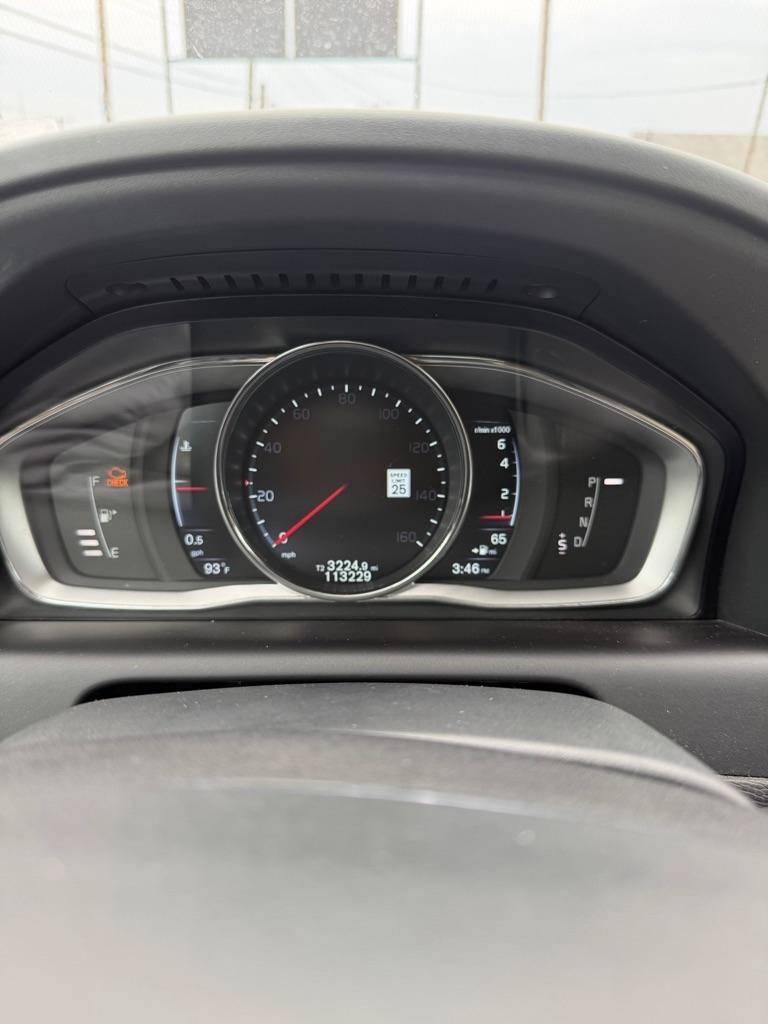 Used 2016 Volvo XC60 T6 Platinum w/ Climate Package AWD/4WD image 11