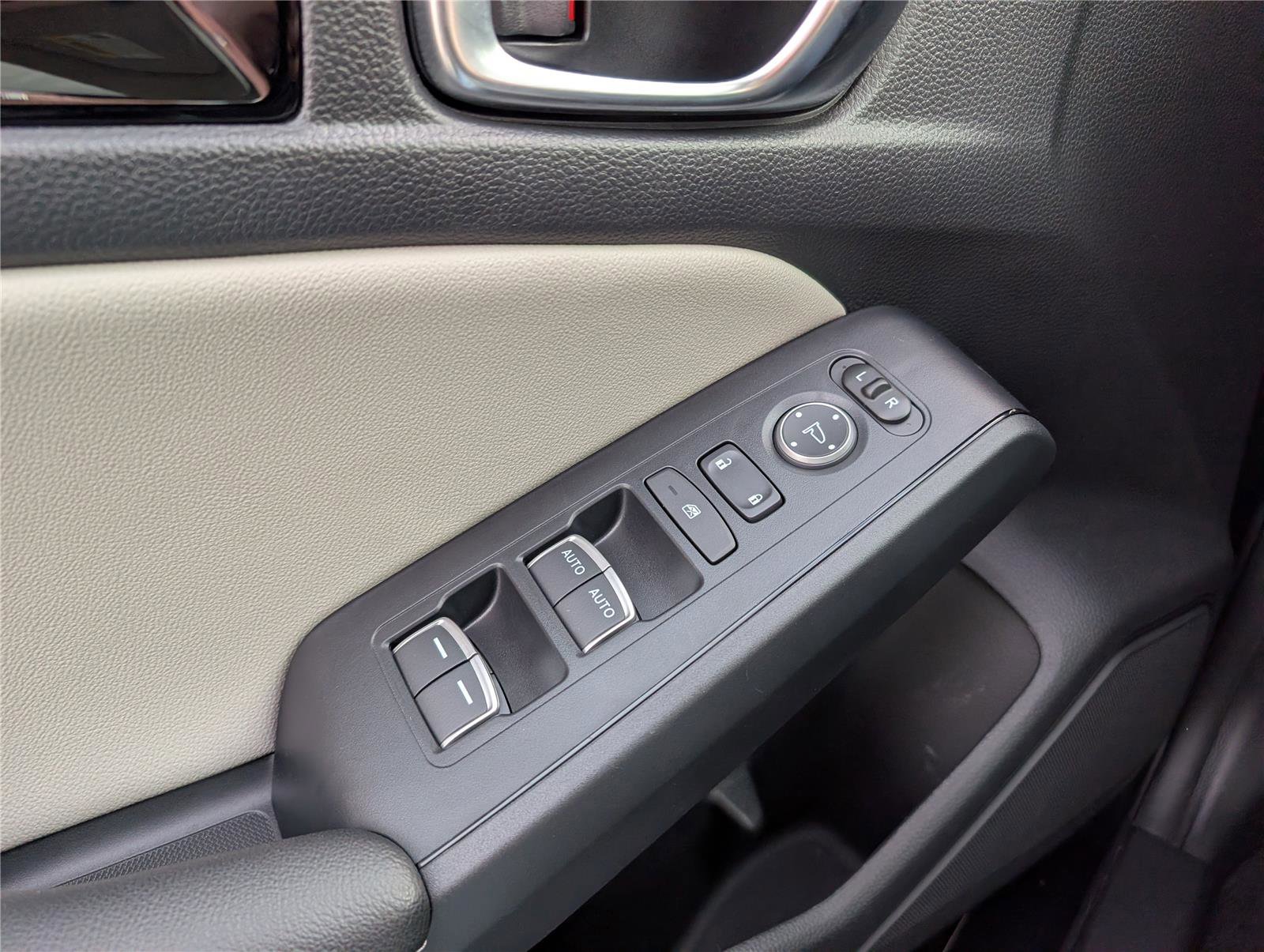 Used 2023 Honda Civic EX-L image 17