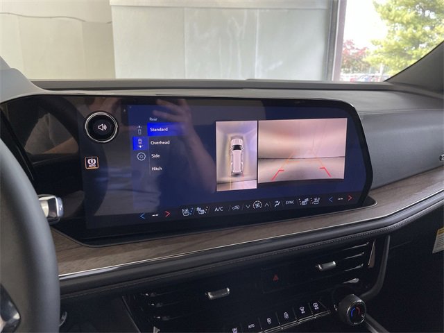 New 2026 Chevrolet Suburban High Country image 32