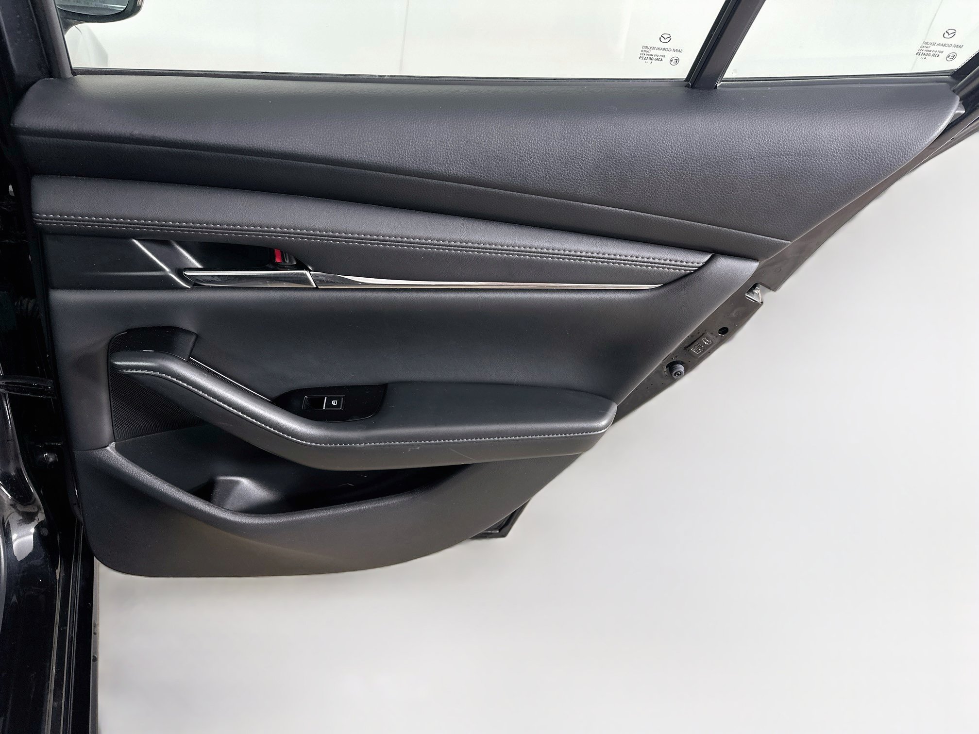 Used 2025 MAZDA MAZDA3 s FWD image 30