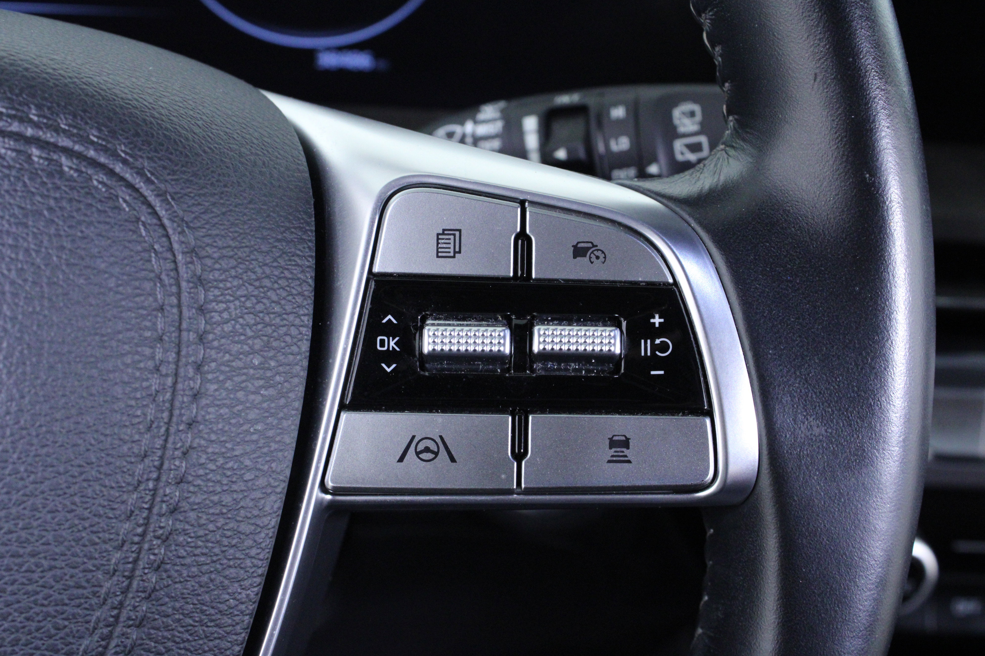 Used 2024 Kia Telluride SX FWD image 23