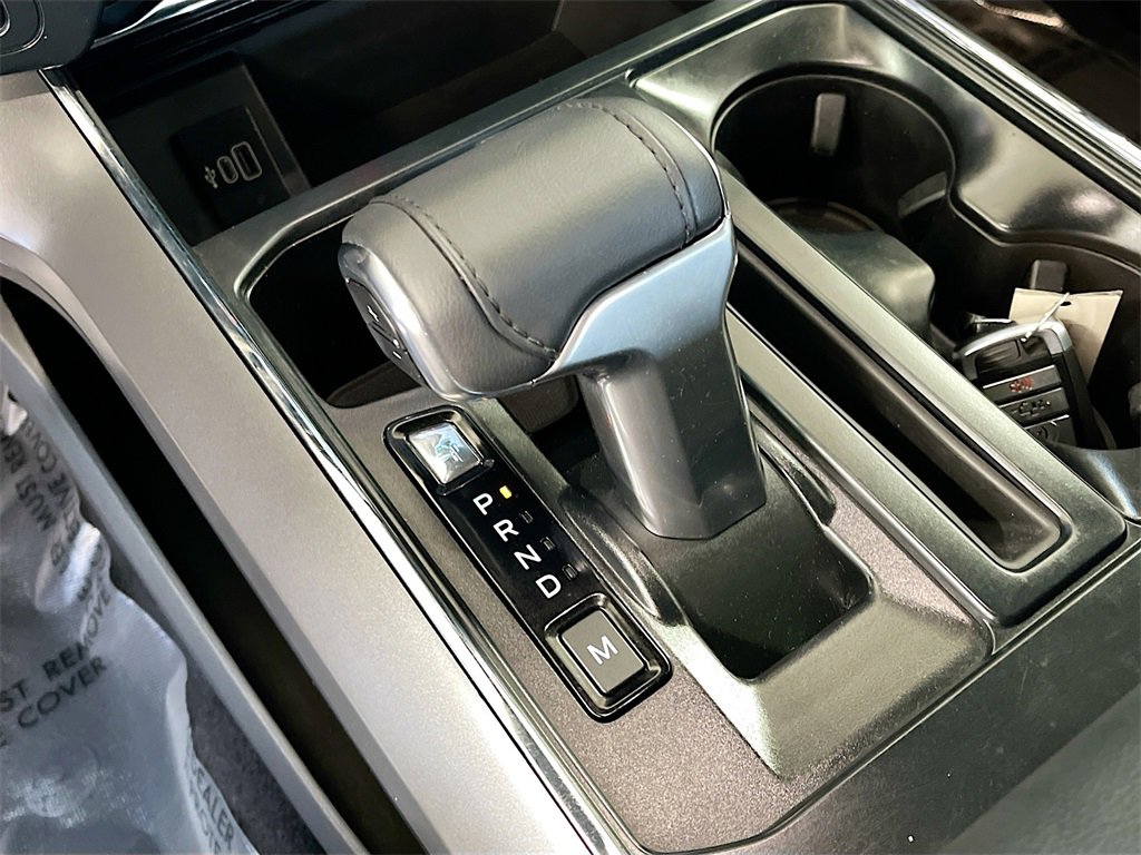 Used 2025 Ford F150 Lariat w/ FX4 Off-Road Package image 17