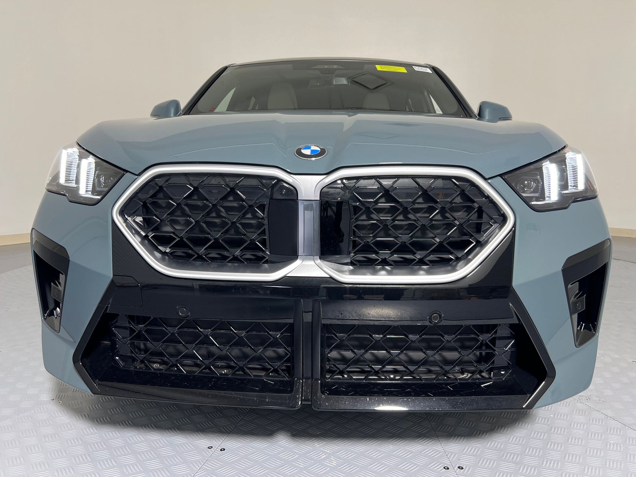 Used 2025 BMW X2 xDrive28i w/ Premium Package image 6