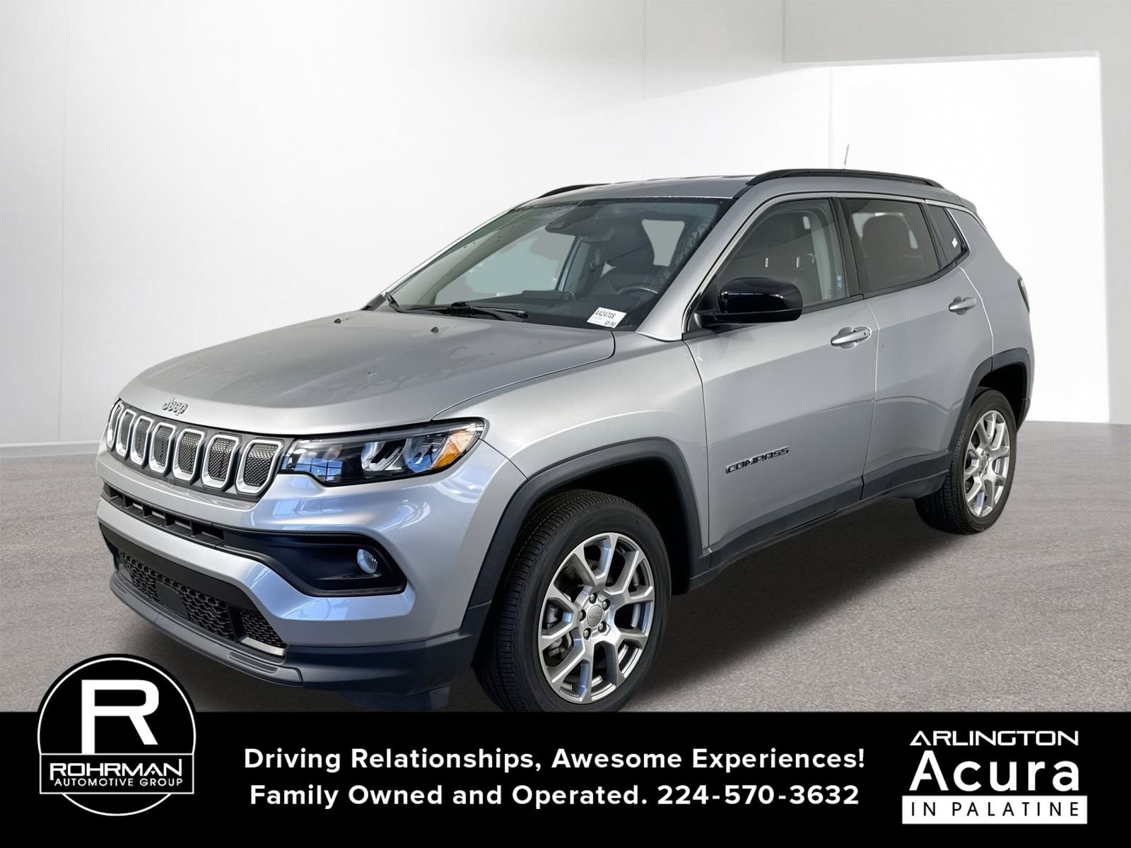 Used 2022 Jeep Compass Latitude image 1