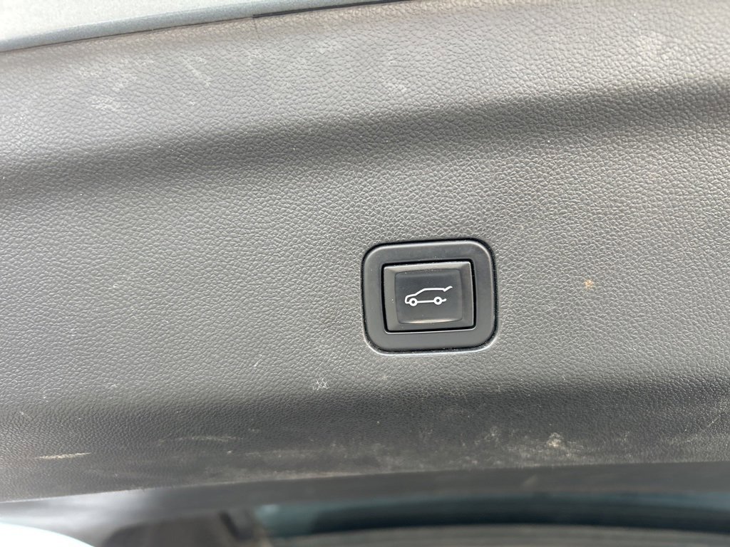 Used 2024 Chevrolet Tahoe High Country image 8