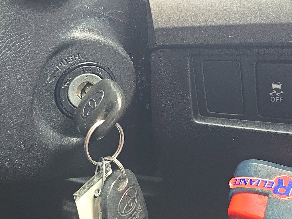 Used 2014 Toyota Tundra SR5 w/ TRD Off Road Package image 26