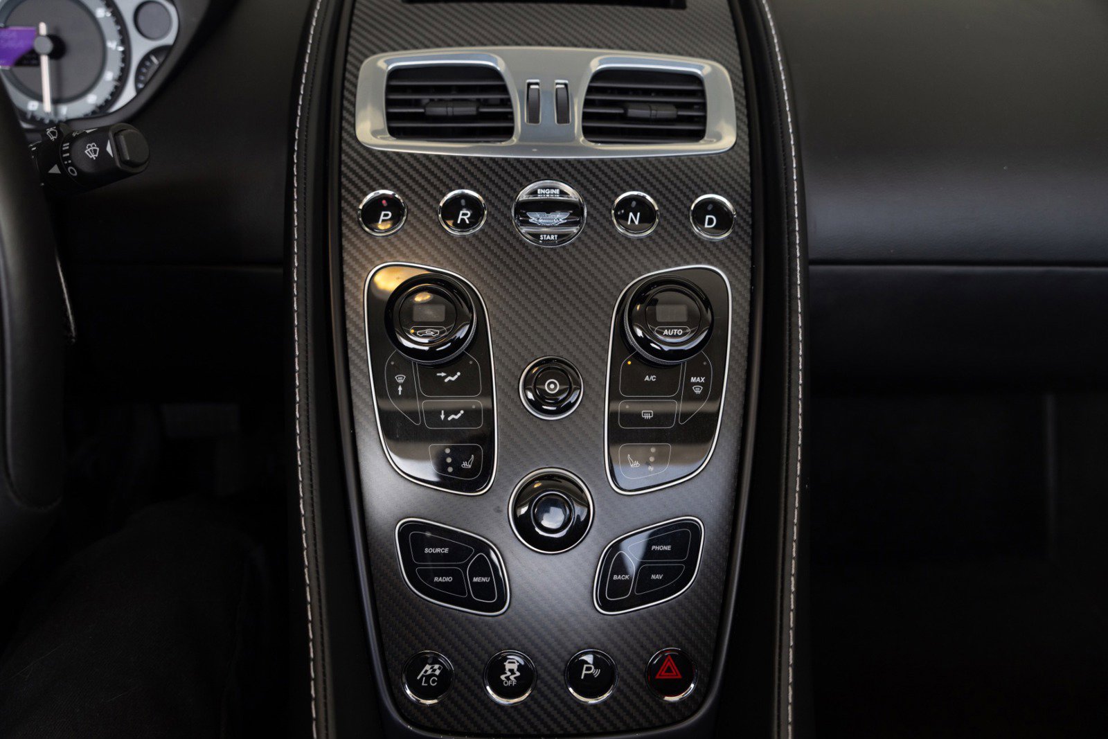 Used 2015 Aston Martin Vanquish Volante RWD image 50