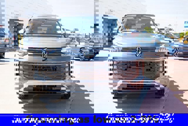 New 2025 Volkswagen Tiguan SE image 9