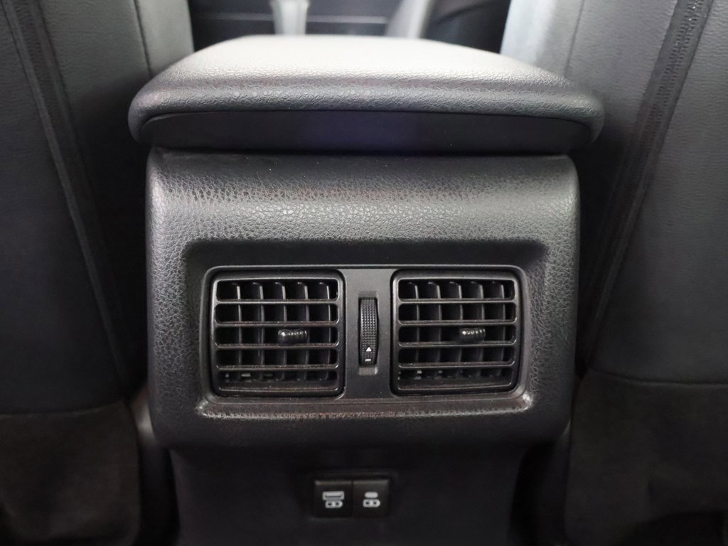 Used 2025 Toyota Camry SE image 43