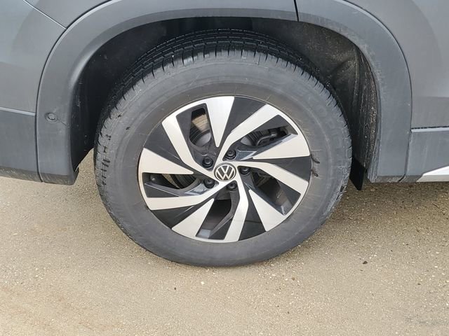 Used 2025 Volkswagen Tiguan S image 5