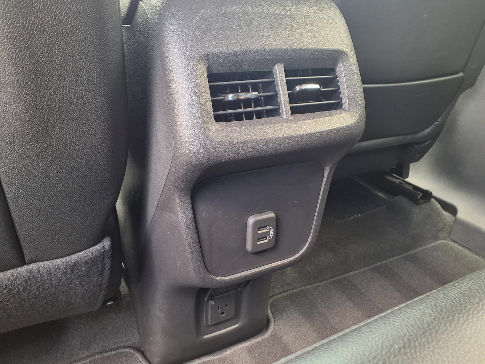 Used 2024 GMC Terrain SLT FWD image 13