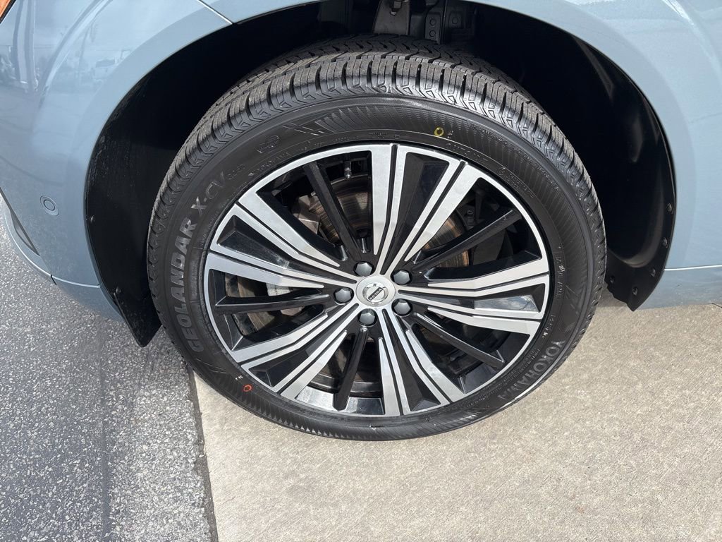 Certified 2023 Volvo XC60 B5 Plus w/ Climate Package image 11