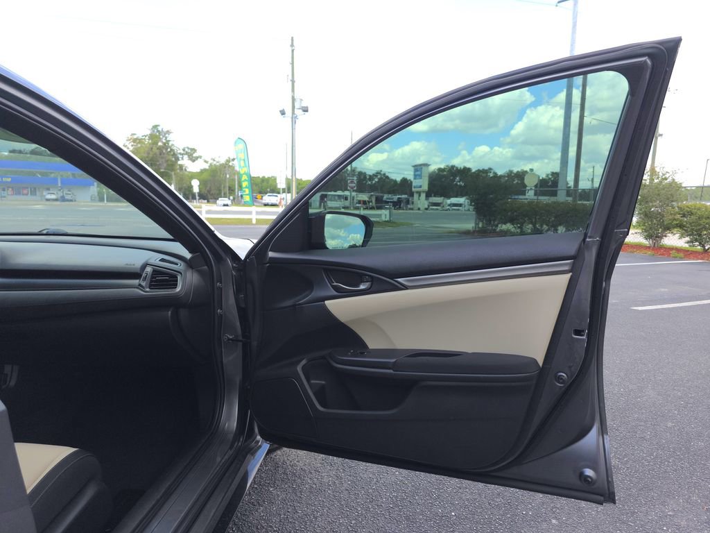 Used 2018 Honda Civic Sport image 11