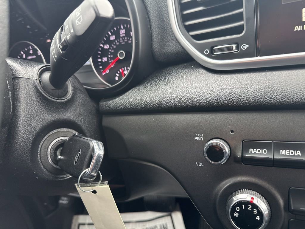 Used 2022 Kia Sportage LX image 30