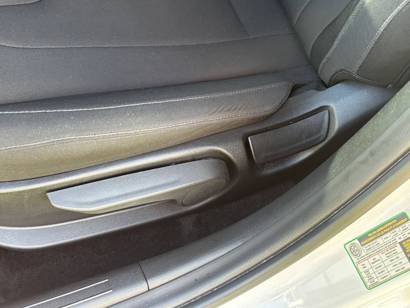 Used 2025 Hyundai Elantra SEL FWD image 23
