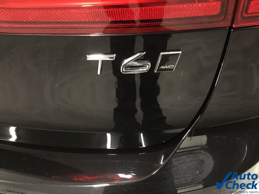 Used 2020 Volvo V90 T6 Cross Country image 16