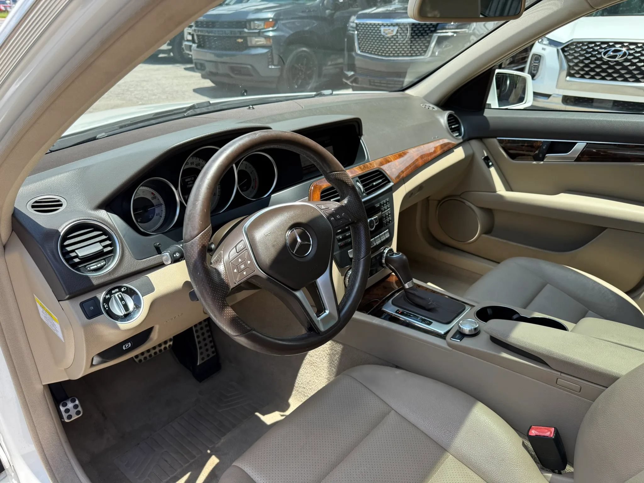 Used 2013 Mercedes-Benz C 250 Sedan image 11