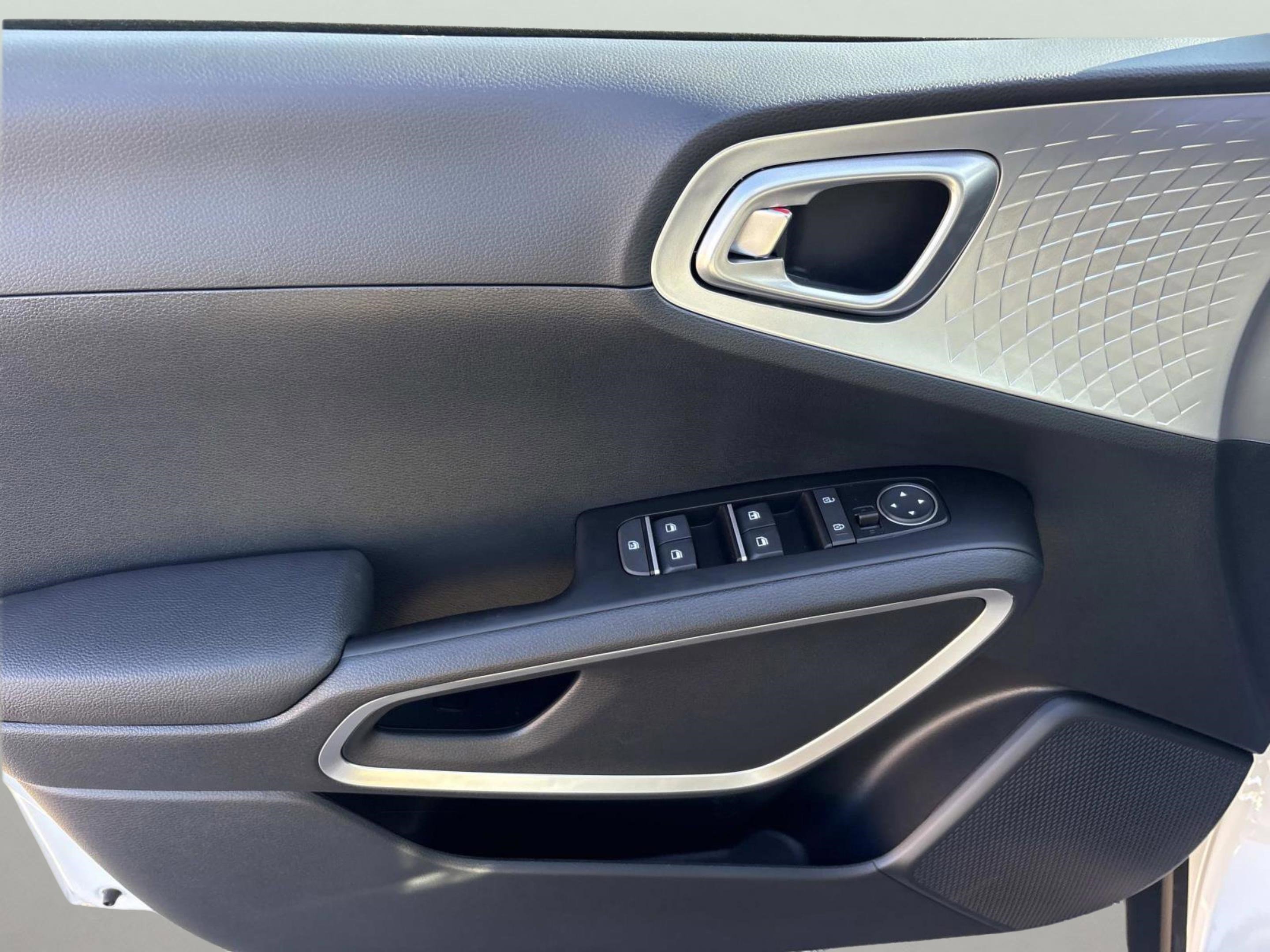 New 2025 Kia Soul LX w/ LX Technology Package image 19