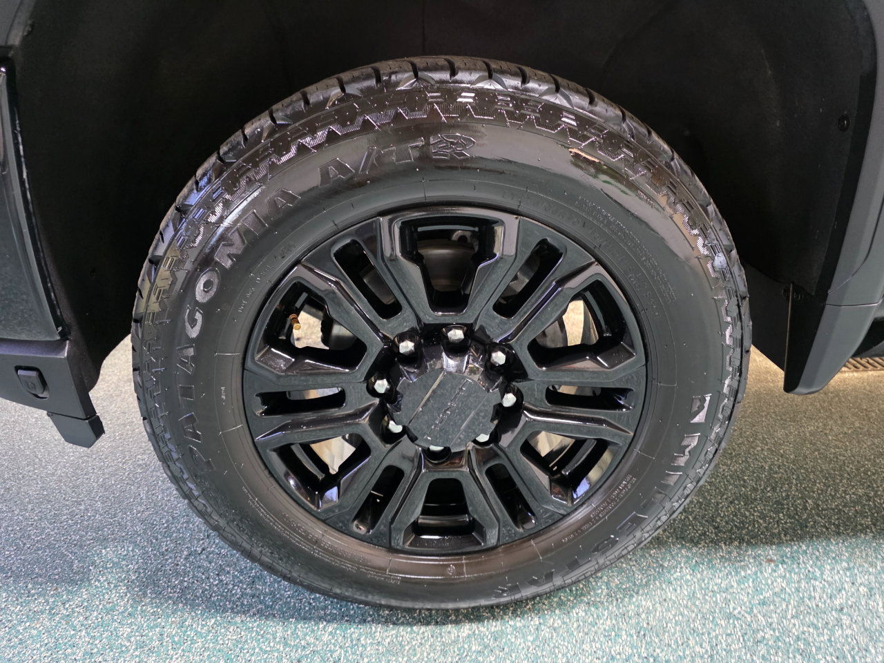 Used 2021 GMC Sierra 2500 Denali w/ Denali Black Diamond Edition image 13