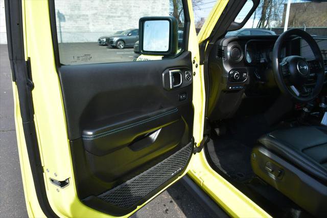 Used 2024 Jeep Wrangler Unlimited Rubicon 4xe AWD/4WD image 9