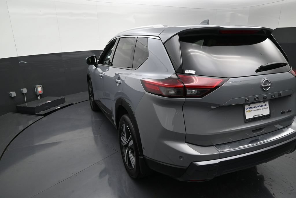 Used 2025 Nissan Rogue SL w/ SL Premium Package AWD/4WD image 22