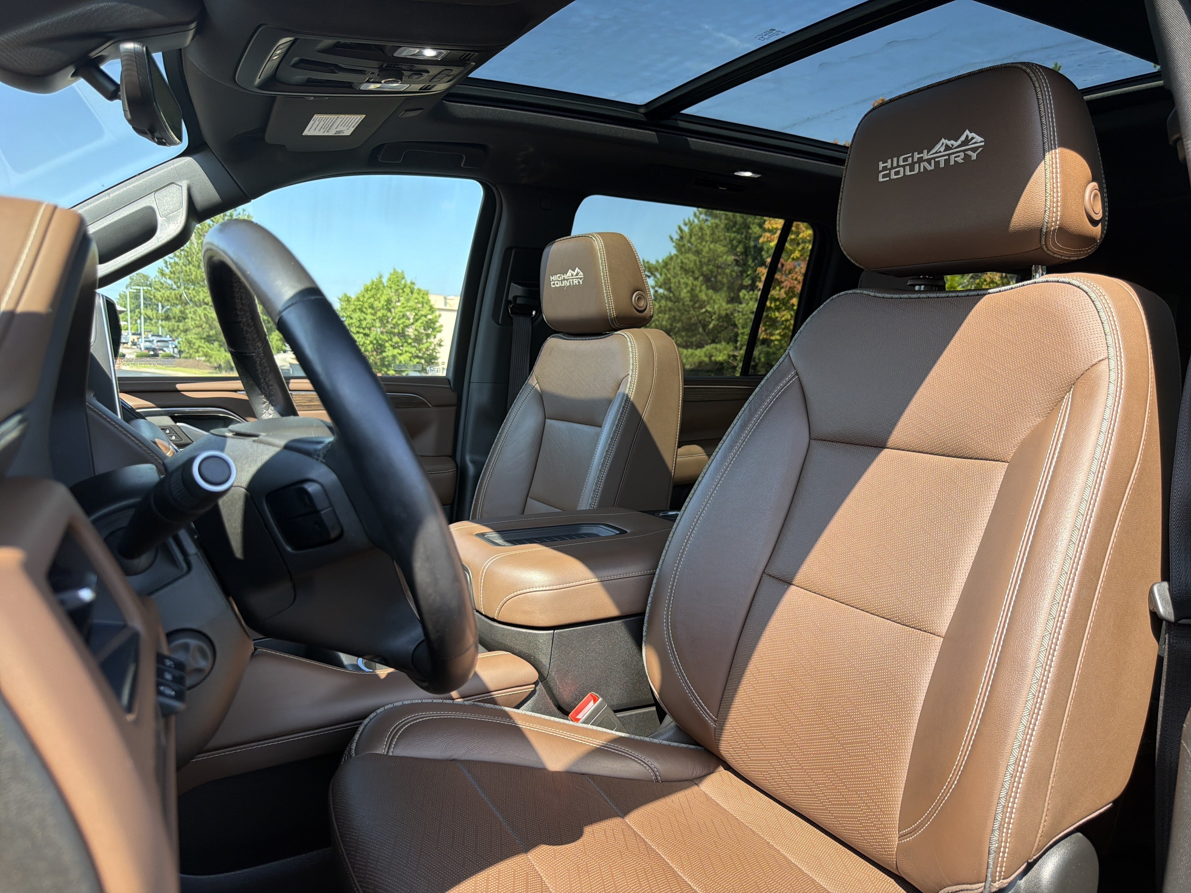 Used 2022 Chevrolet Suburban High Country AWD/4WD image 7