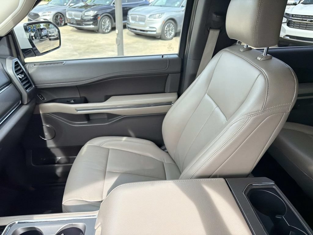 Used 2019 Ford Expedition XLT w/ Equipment Group 202A RWD image 19
