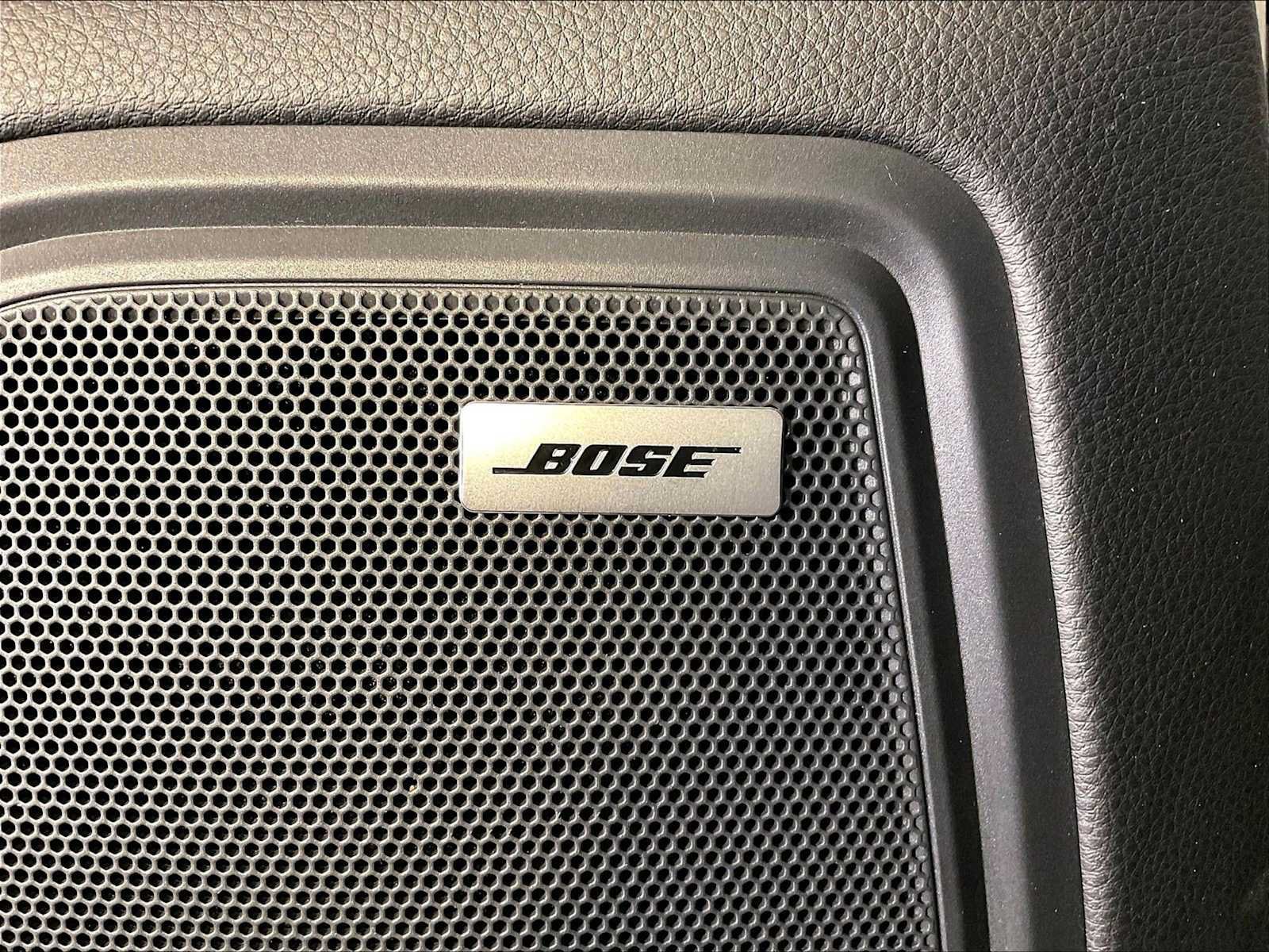 Certified 2024 Porsche Macan S AWD/4WD image 38