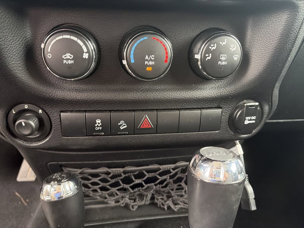 Used 2013 Jeep Wrangler Sport AWD/4WD image 22