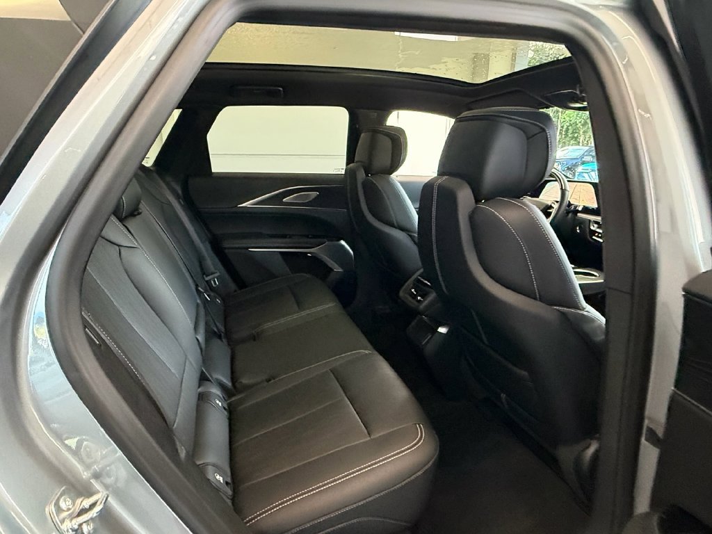 Used 2025 Cadillac Lyriq Sport w/ LPO, Floor Liner Package AWD/4WD image 17