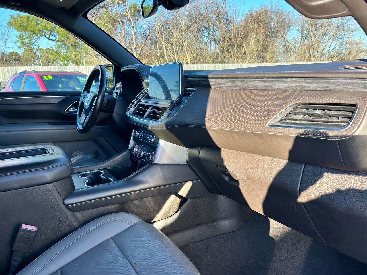 Used 2021 GMC Yukon XL SLT RWD image 9