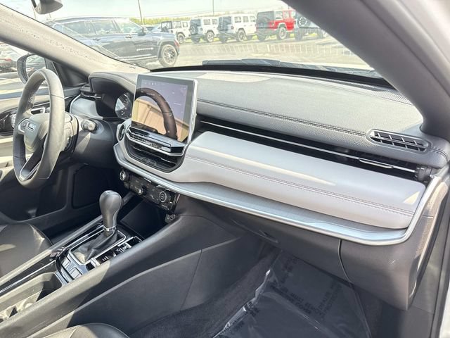 Used 2024 Jeep Compass Limited AWD/4WD image 33
