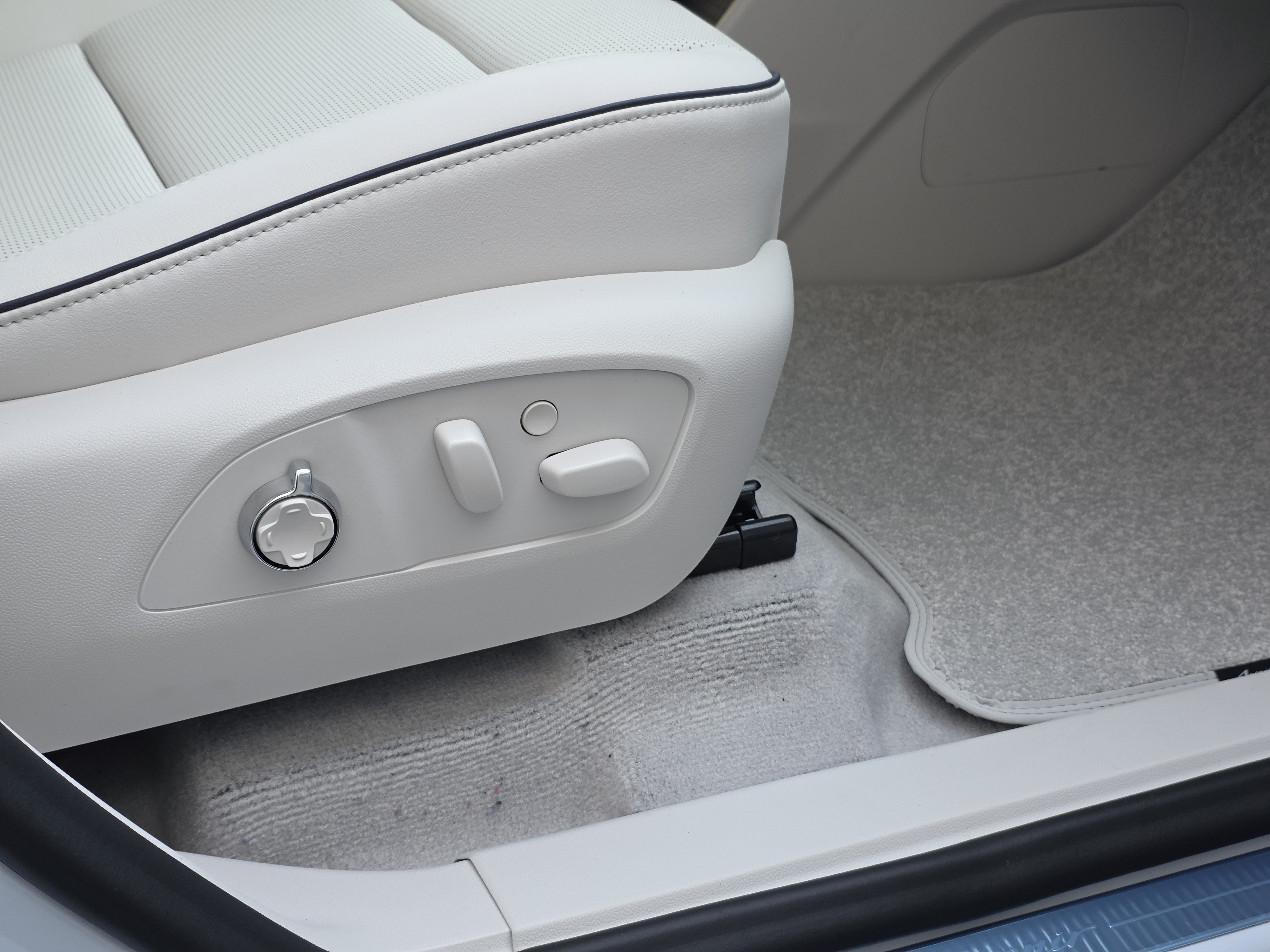 New 2027 Buick Enclave Avenir FWD image 52