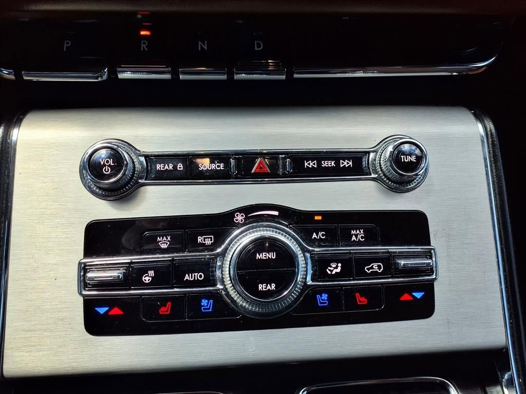 Used 2021 Lincoln Aviator Reserve w/ Elements Package Plus AWD/4WD image 13