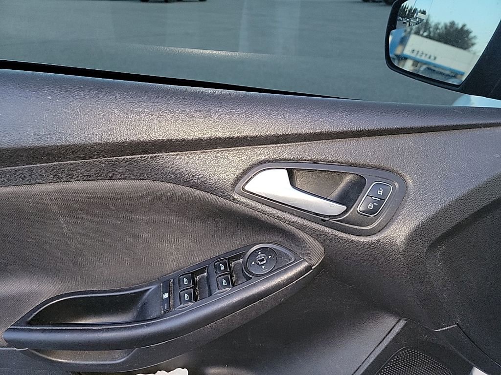 Used 2017 Ford Focus SE image 26