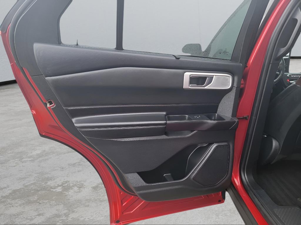 Used 2020 Ford Explorer Platinum w/ Premium Technology Package image 26