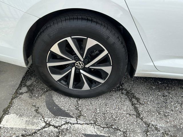 Used 2025 Volkswagen Jetta S image 12