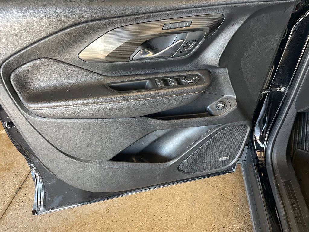 Used 2021 GMC Terrain SLT w/ Infotainment Package II FWD image 9