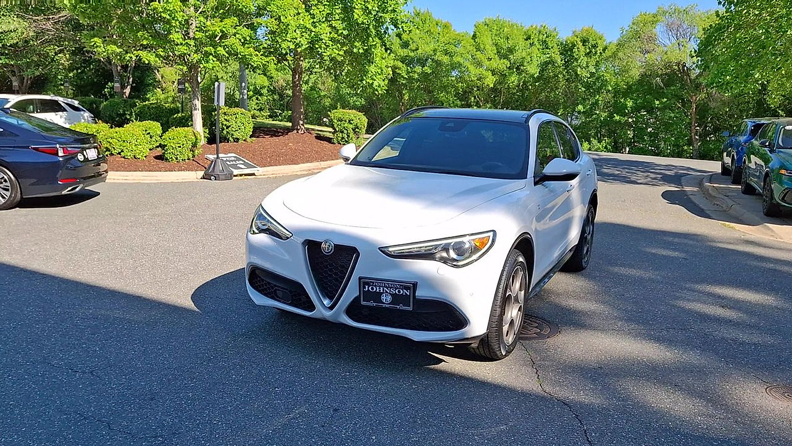 Used 2023 Alfa Romeo Stelvio Ti AWD/4WD image 3