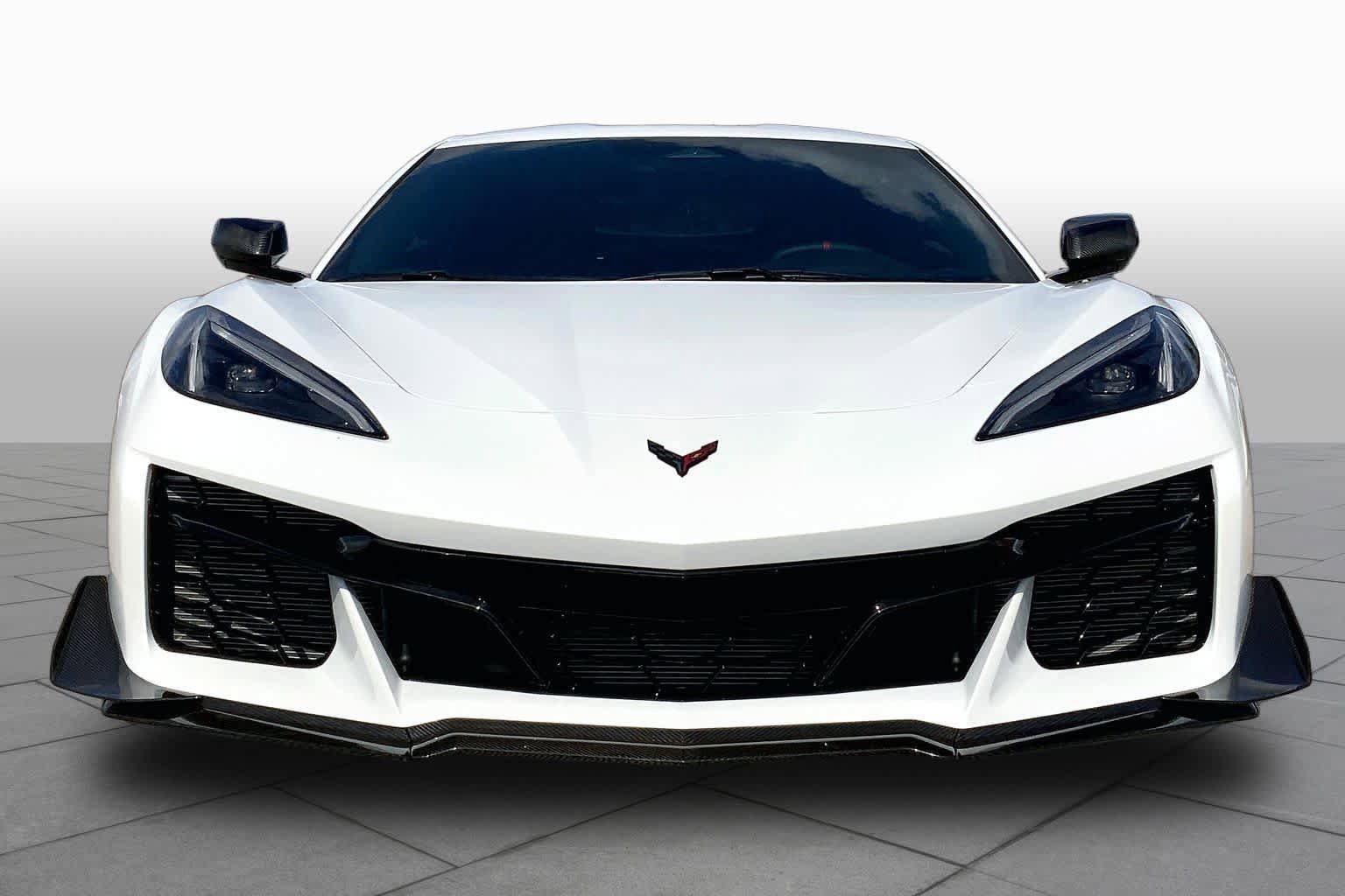 Used 2025 Chevrolet Corvette Z06 w/ Z07 Performance Package RWD image 4