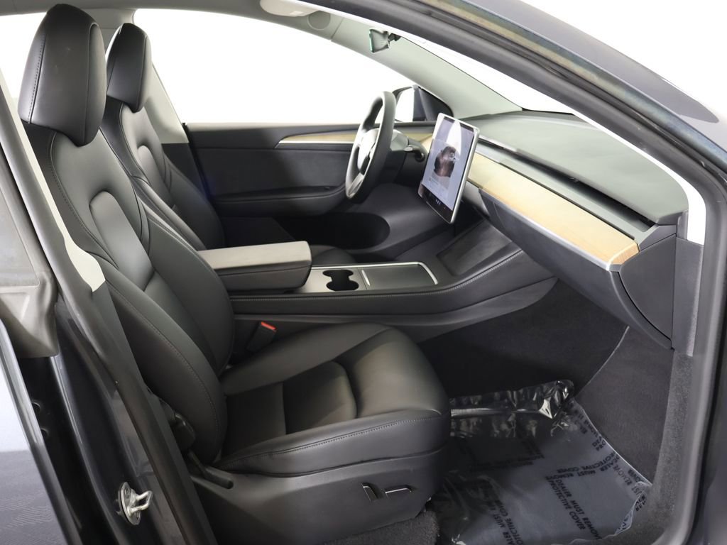 Used 2023 Tesla Model Y Long Range image 34