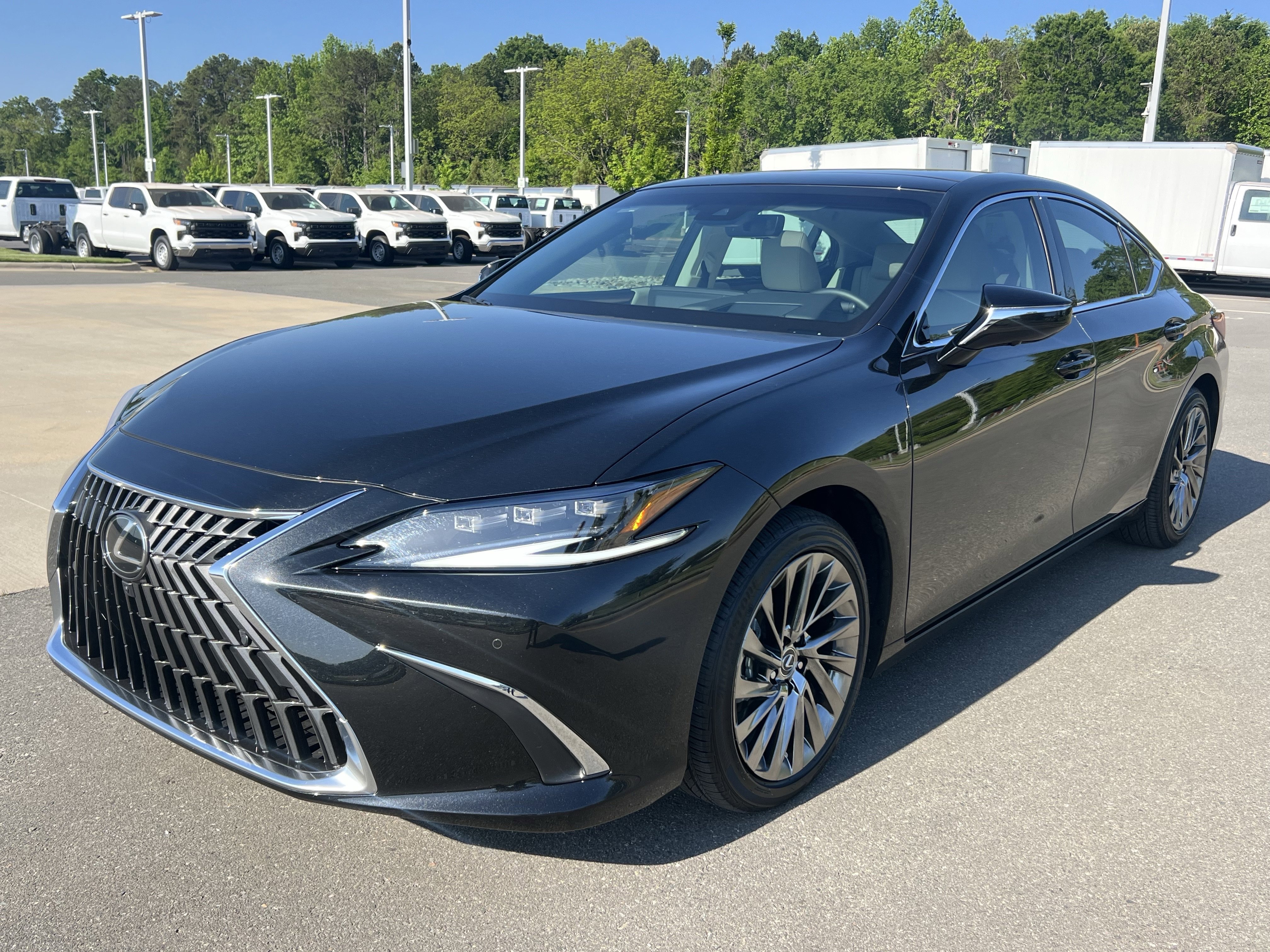 Used 2025 Lexus ES 350 Ultra Luxury w/ Accessory Package (Z2) FWD image 5