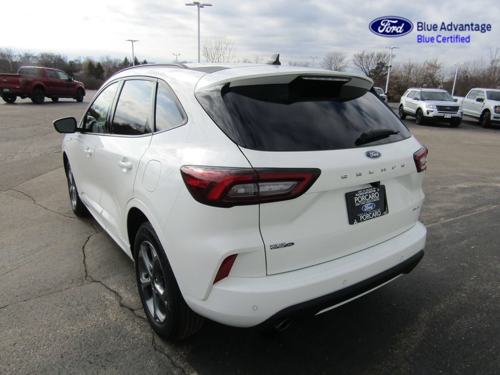 Certified 2023 Ford Escape ST-Line Select w/ Tech Pack #2 AWD/4WD image 3