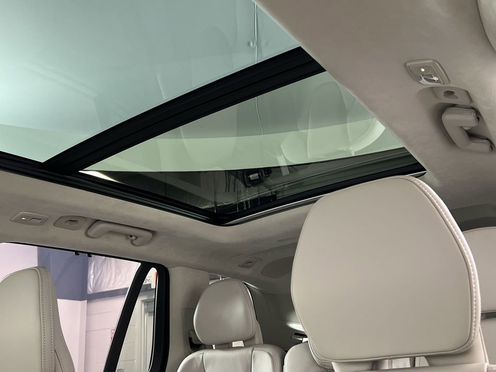 New 2026 Volvo XC90 B6 Ultra w/ Lounge Package image 14