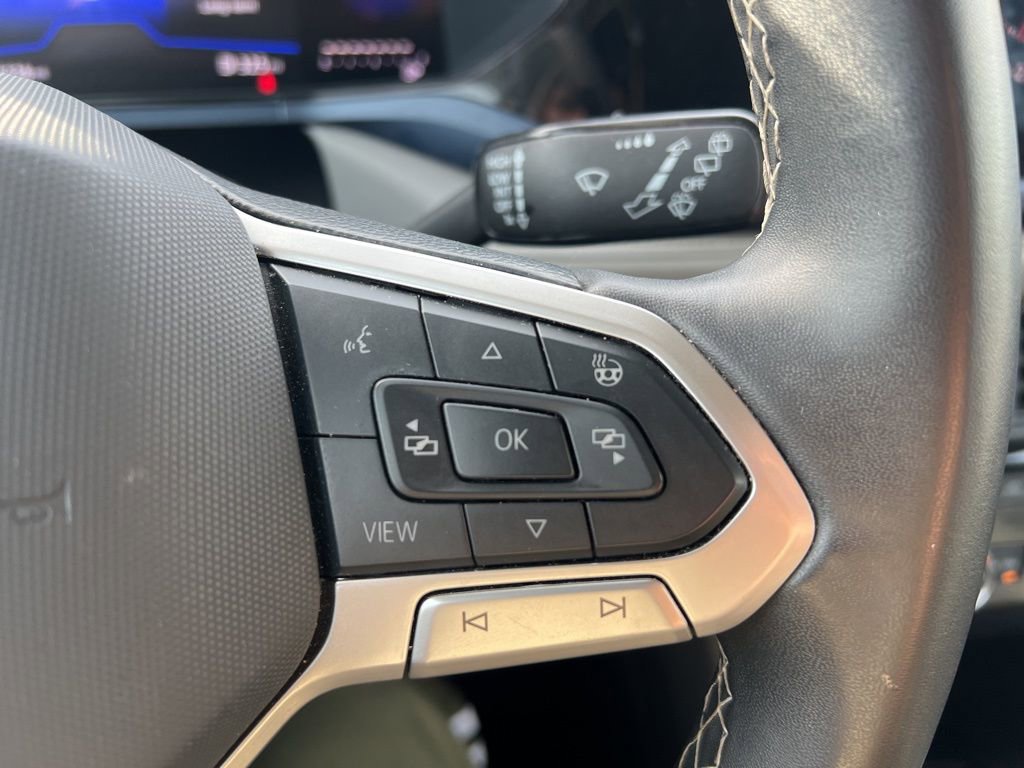 Used 2024 Volkswagen Taos SE image 17