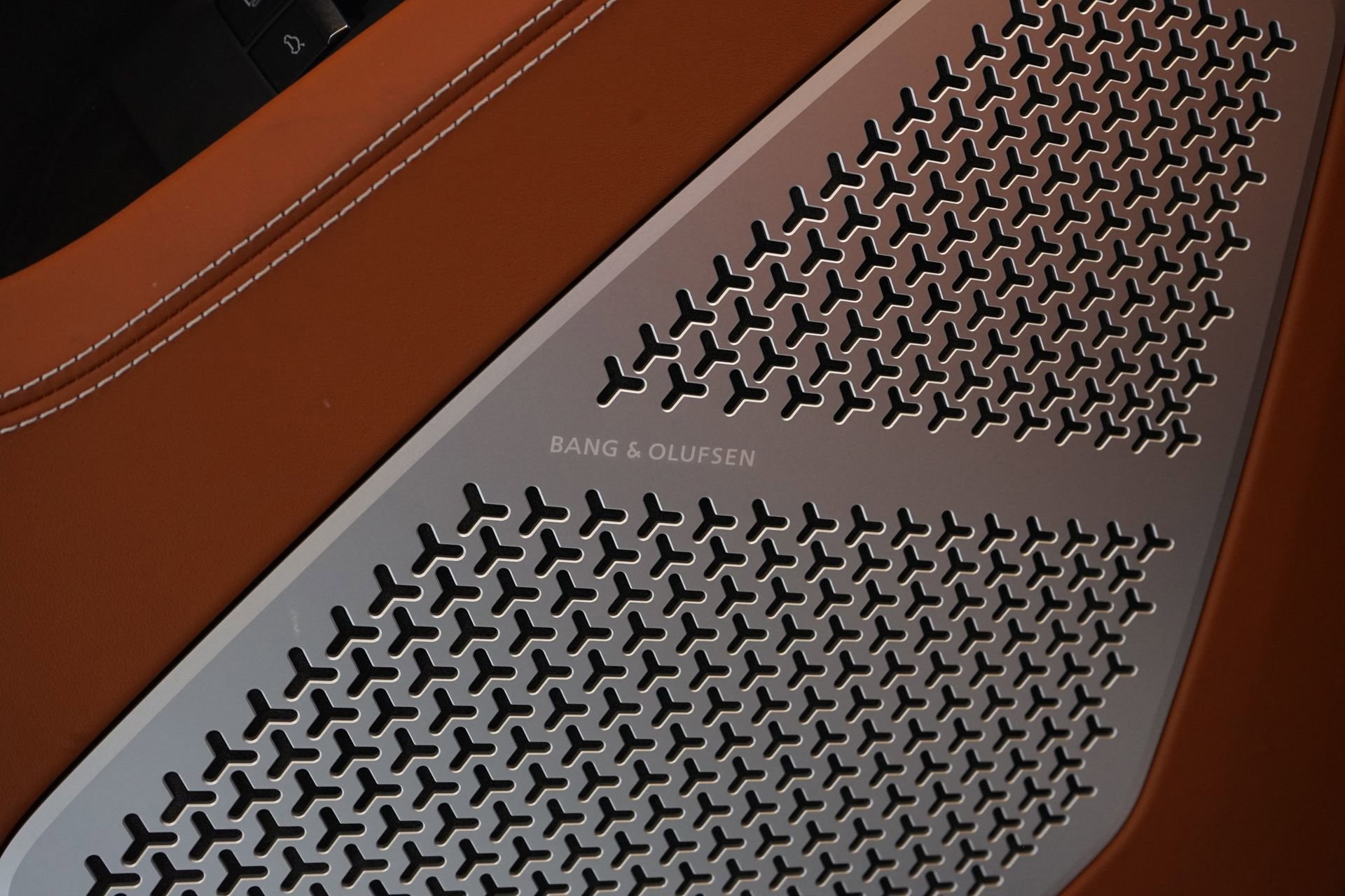 Used 2025 Lamborghini Urus SE image 34