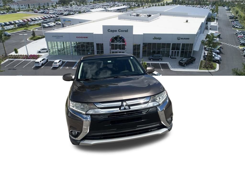 Used 2017 Mitsubishi Outlander SE image 5