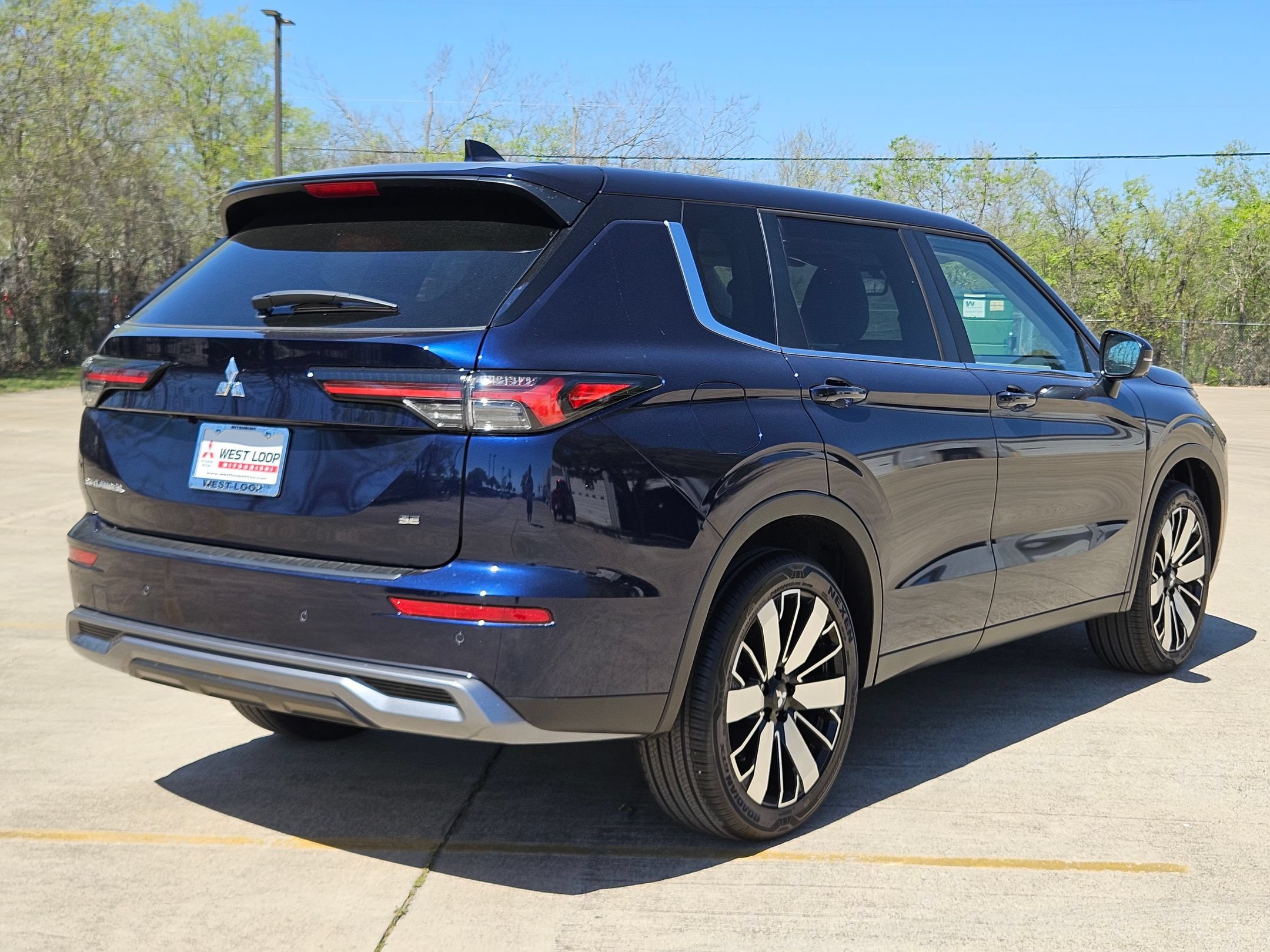 New 2026 Mitsubishi Outlander SE FWD image 5