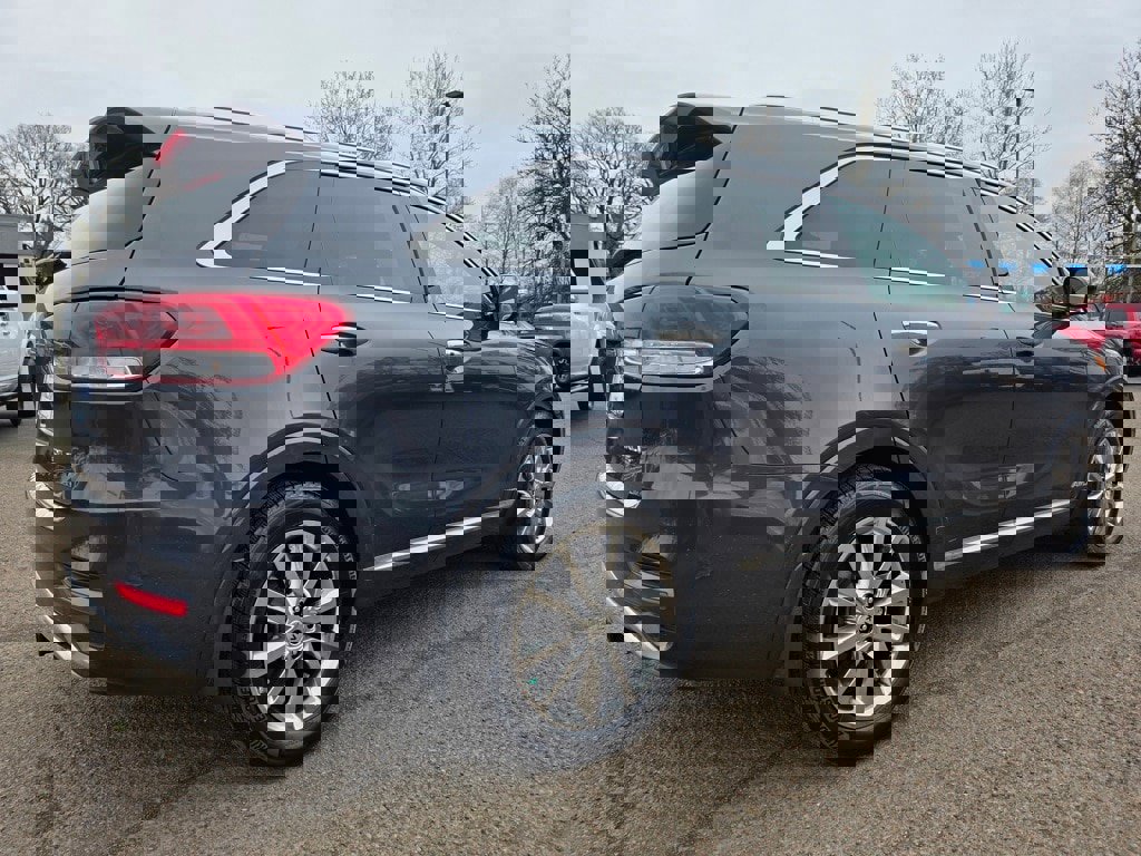 Used 2017 Kia Sorento SX image 32