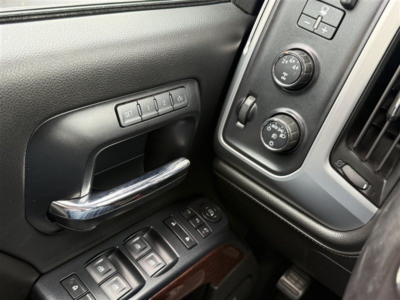 Used 2015 GMC Sierra 2500 SLT w/ Driver Alert Package AWD/4WD image 11
